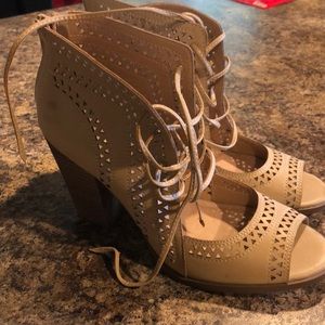 Lace up heel